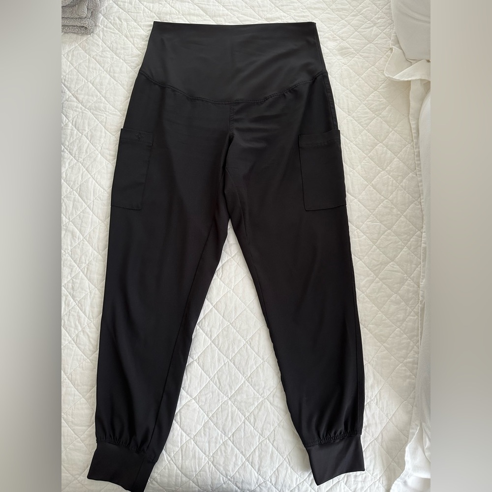 Med Couture Maternity Jogger Scrub Pants- black, size M